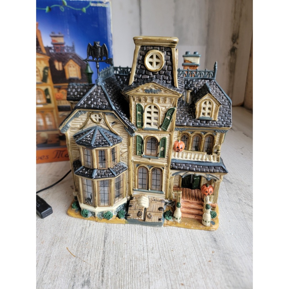 Pumpkin hollow greaves Manor Lemax village Halloween vintage home decor